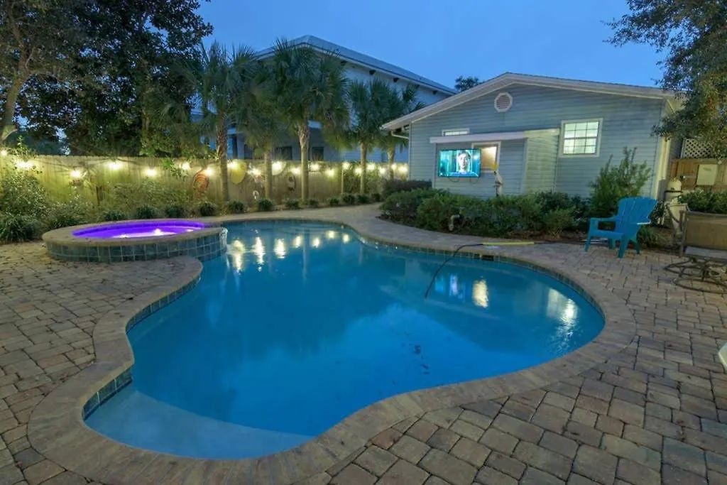 Holiday home Zula Life House: Spacious Beachside Retreat With Pool And Pet-friendly Yard Destin