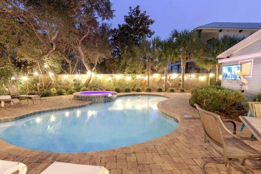 Zula Life House: Spacious Beachside Retreat With Pool And Pet-friendly Yard Destin