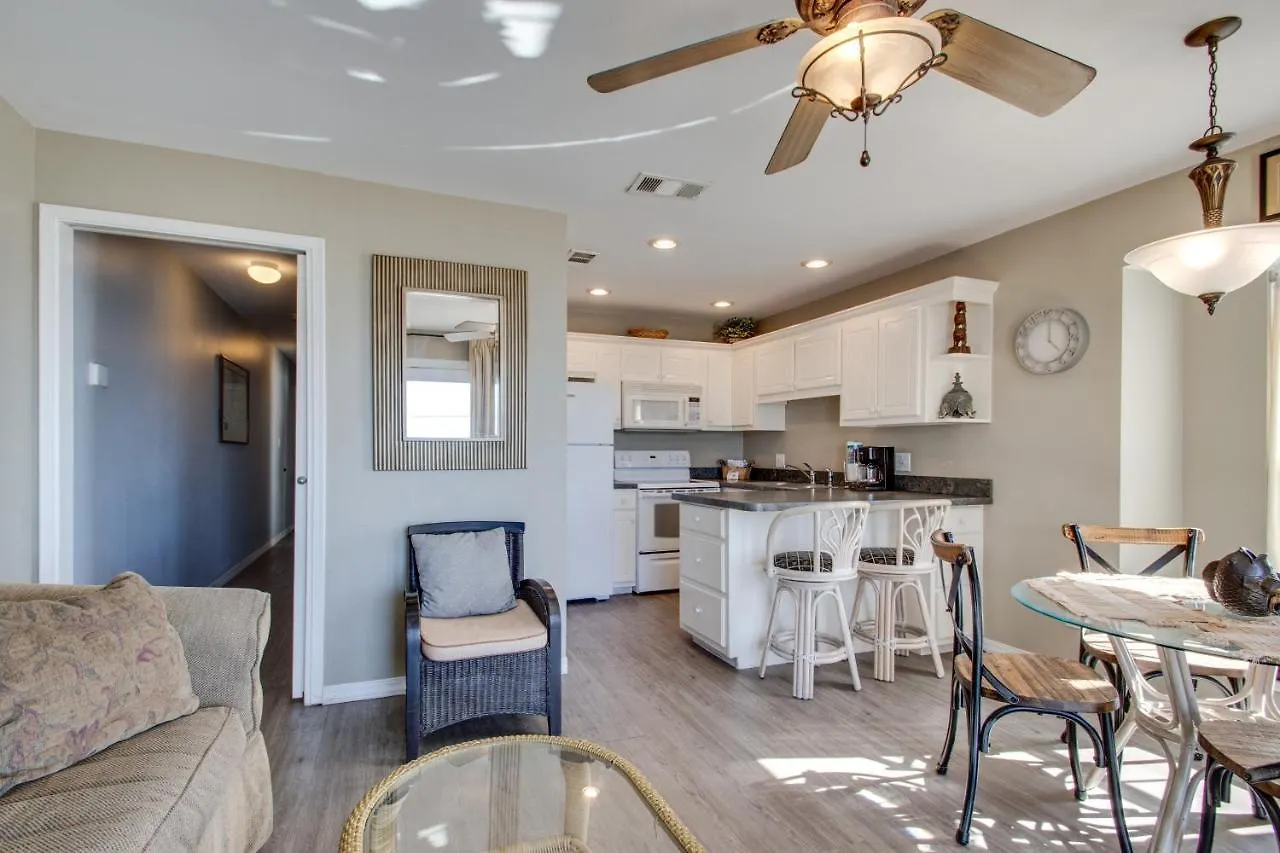 Summer Breeze 201 Apartment