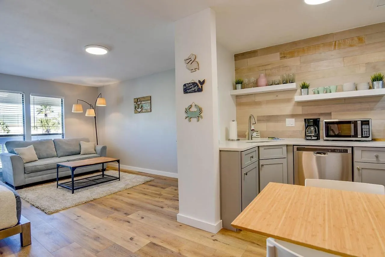 Partial Ocean View At Sandpiper Cove Apartment *