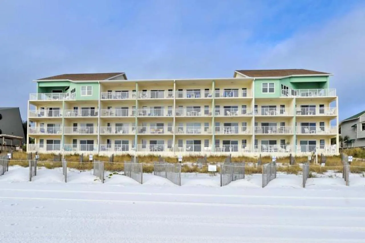 Club 208 Apartment *