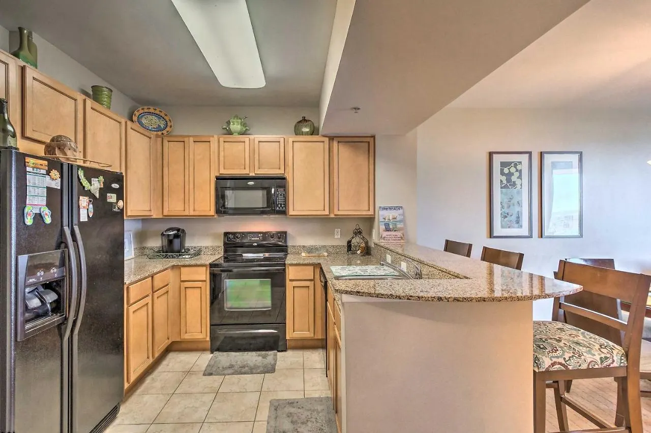 With Amenities And Pool Less Than Half Mi To Apartment *