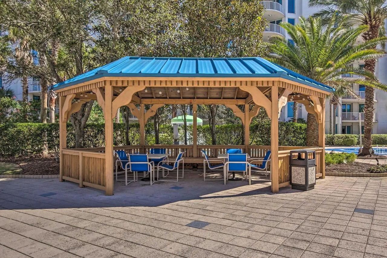 With Amenities And Pool Less Than Half Mi To * Destin
