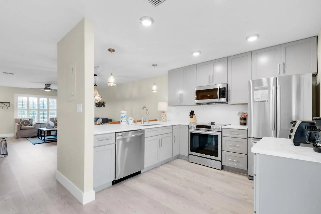 Sandprints E10 Apartment Destin
