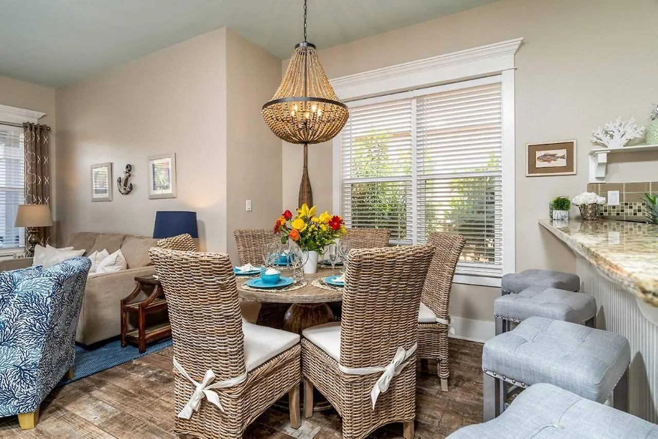 Miramar 108 - Seaside Getaway Holiday home *