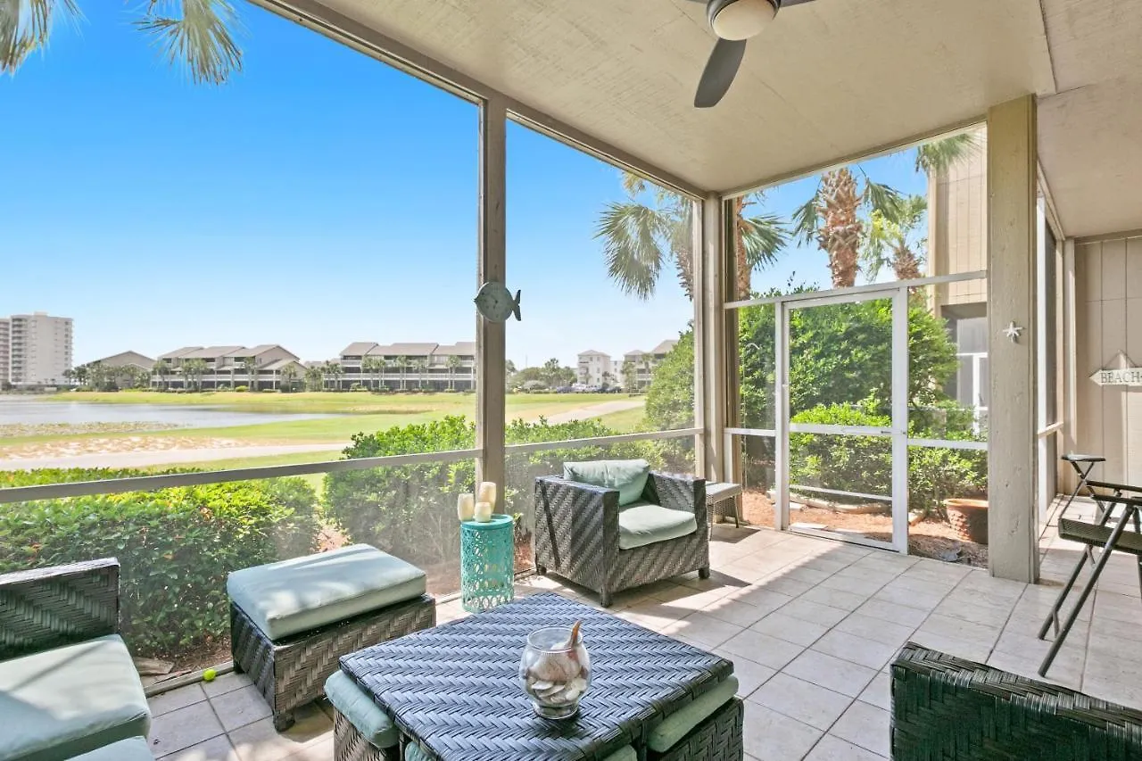Seascape Lakefront Holiday home