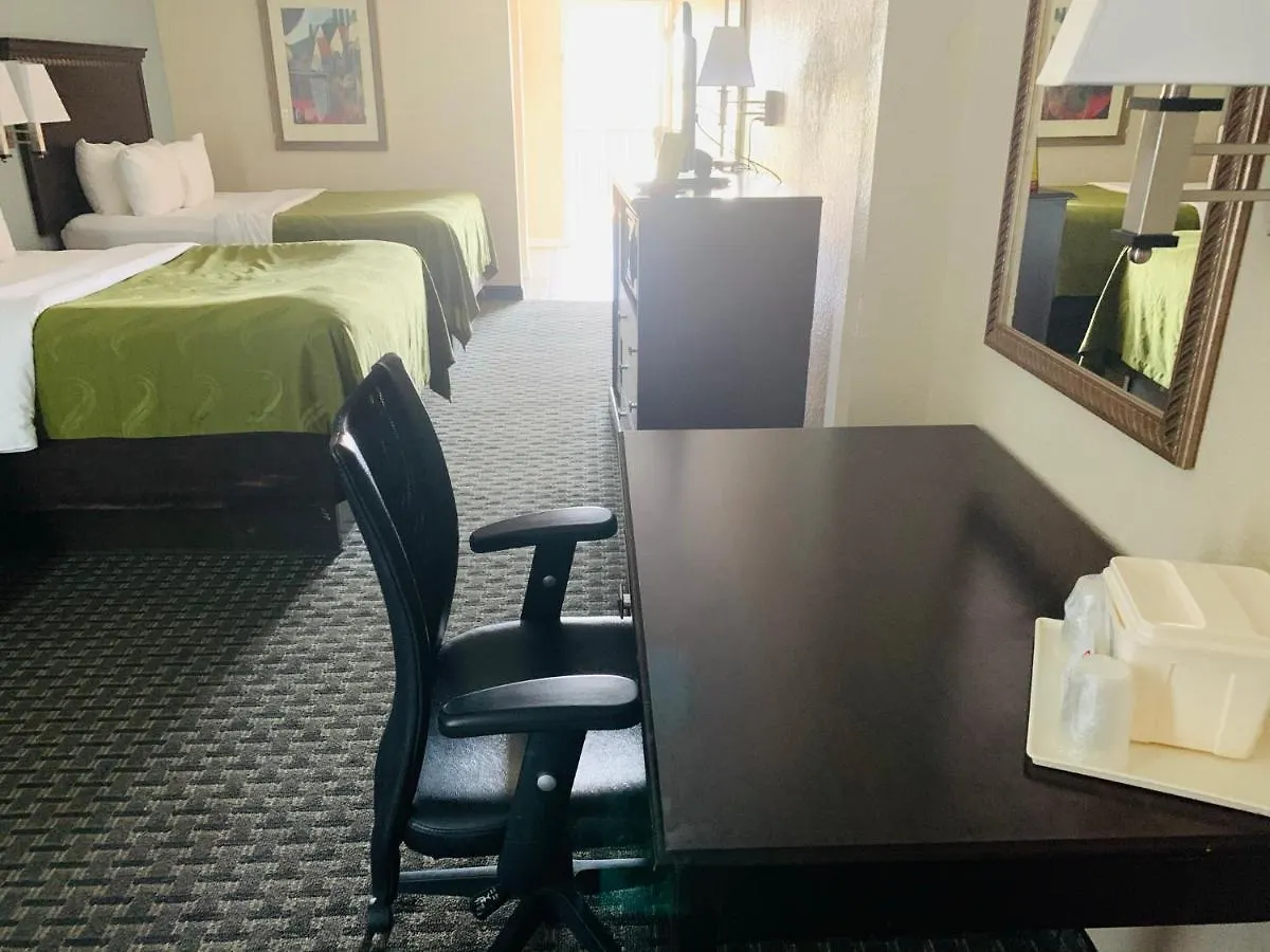 Quality & Miramar Hotel 2*