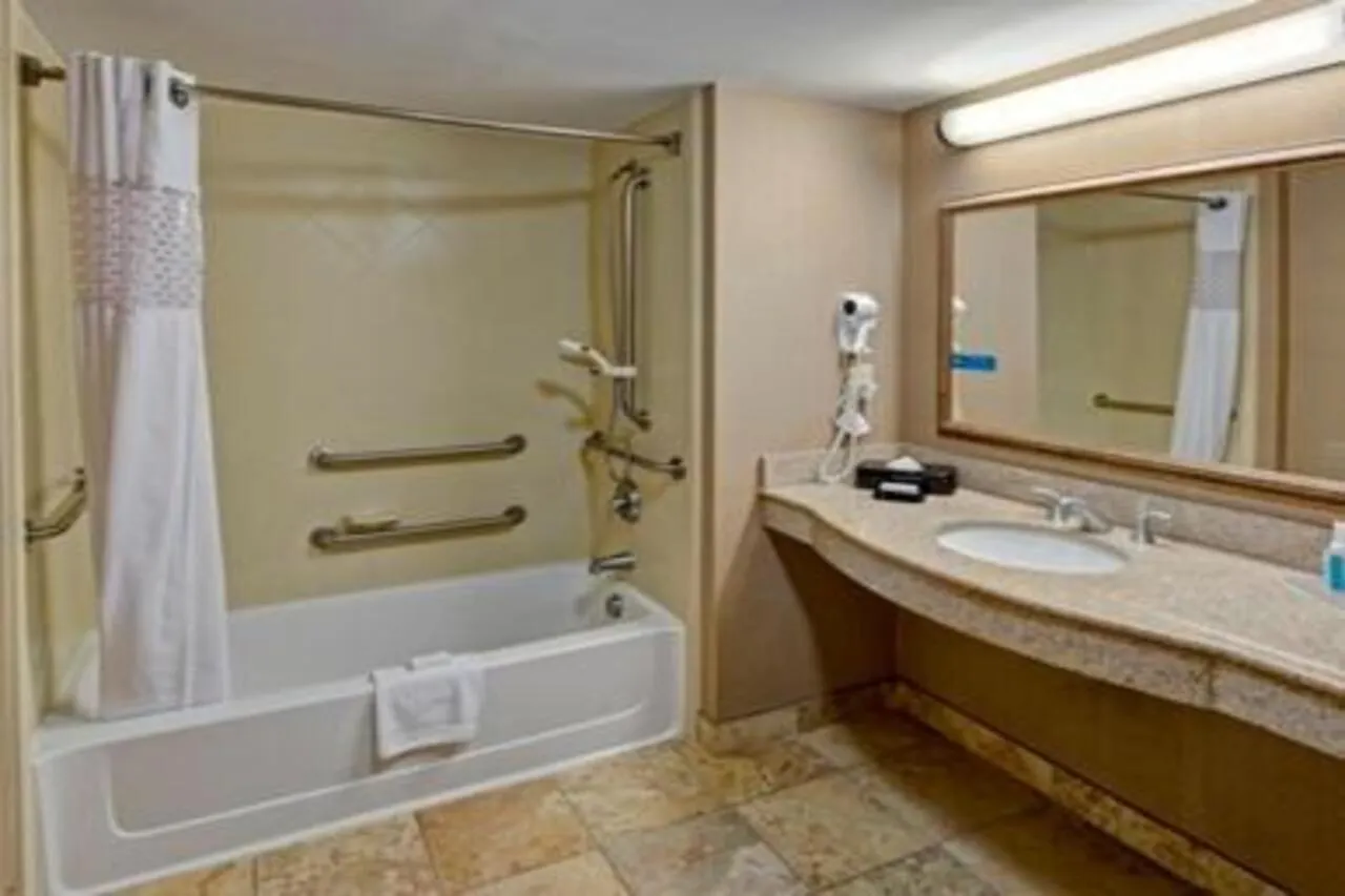 Express & Destin - Miramar By Ihg Hotel 3*