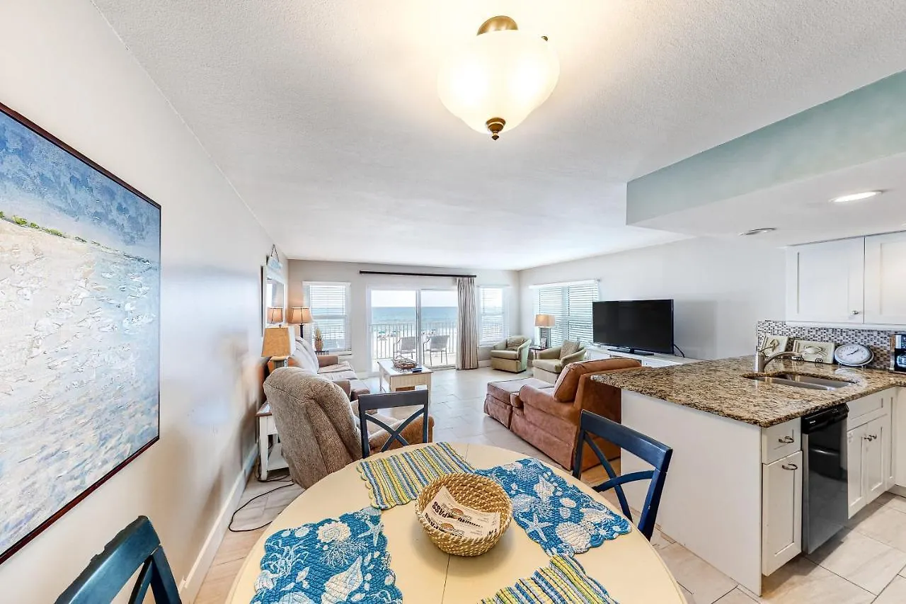 Club 208 Apartment *