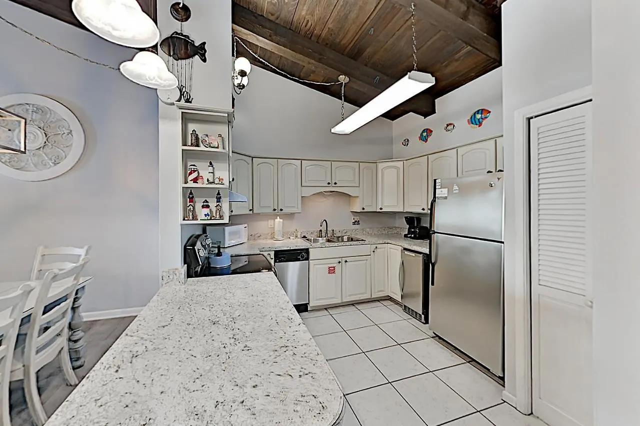 Chateau La Apartment *