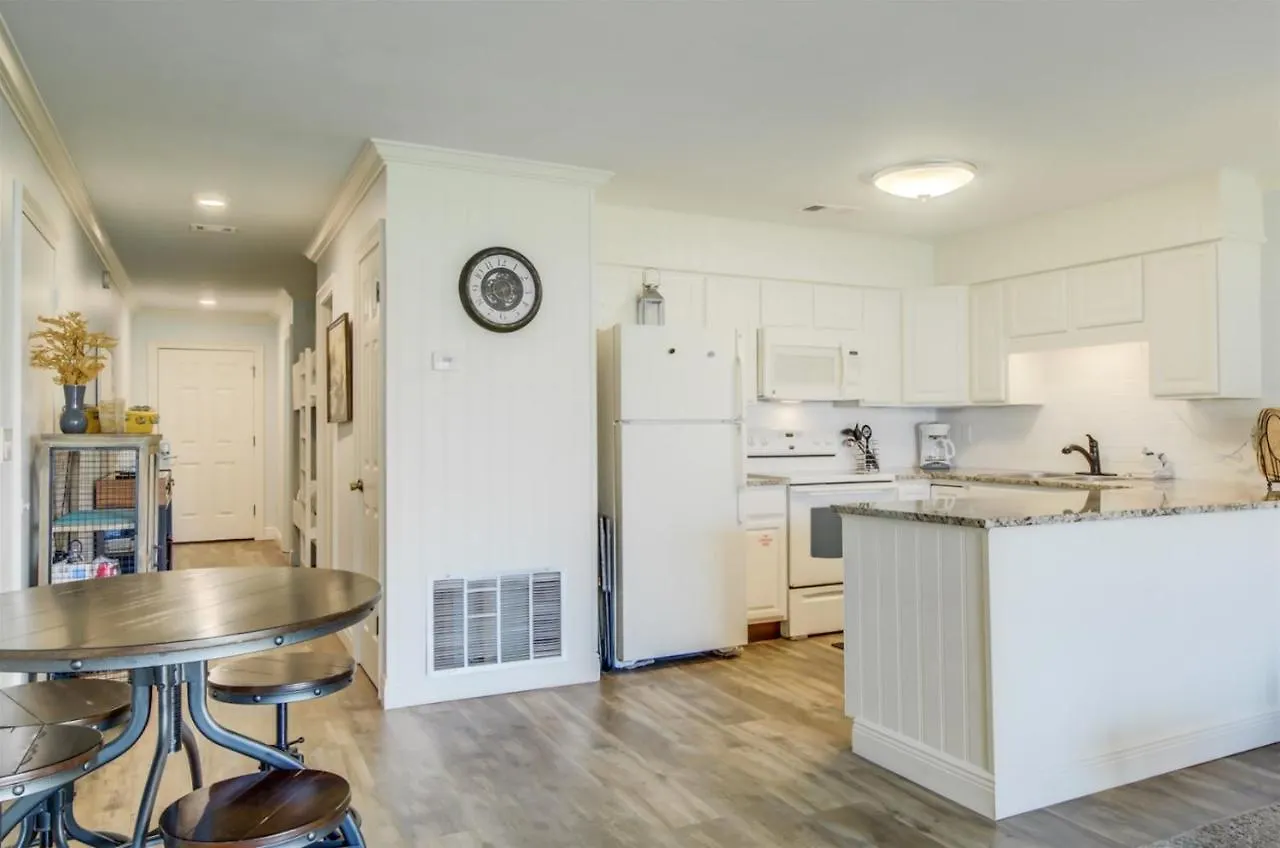 10 A, One Bedroom *