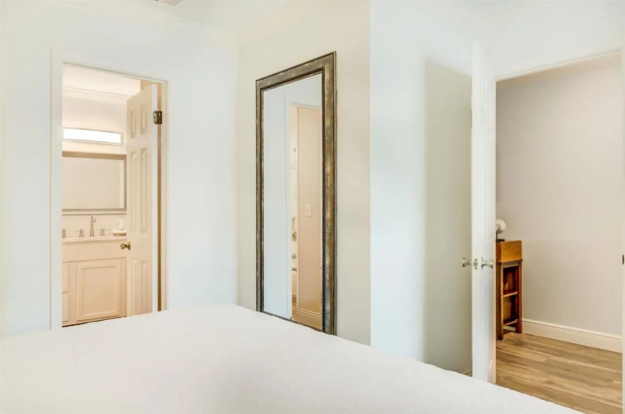 10 A, One Bedroom * Destin