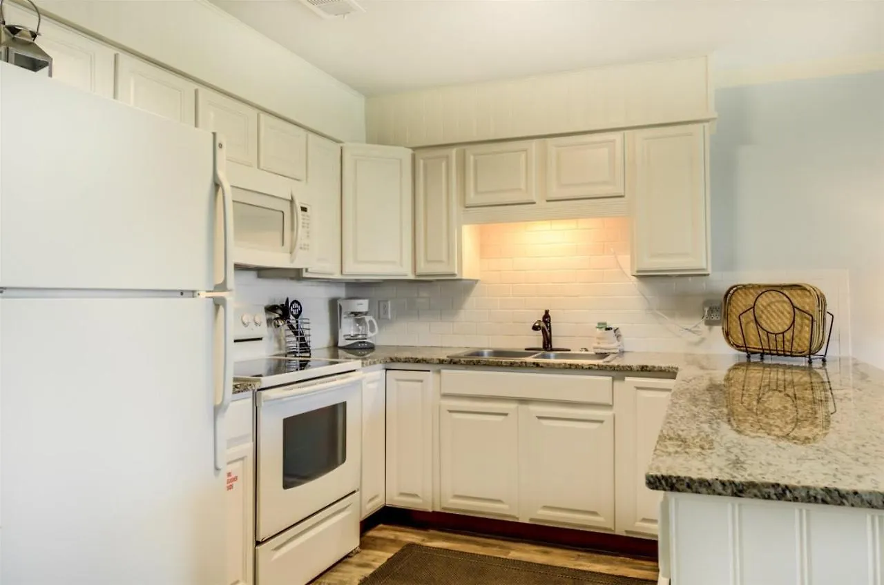 10 A, One Bedroom