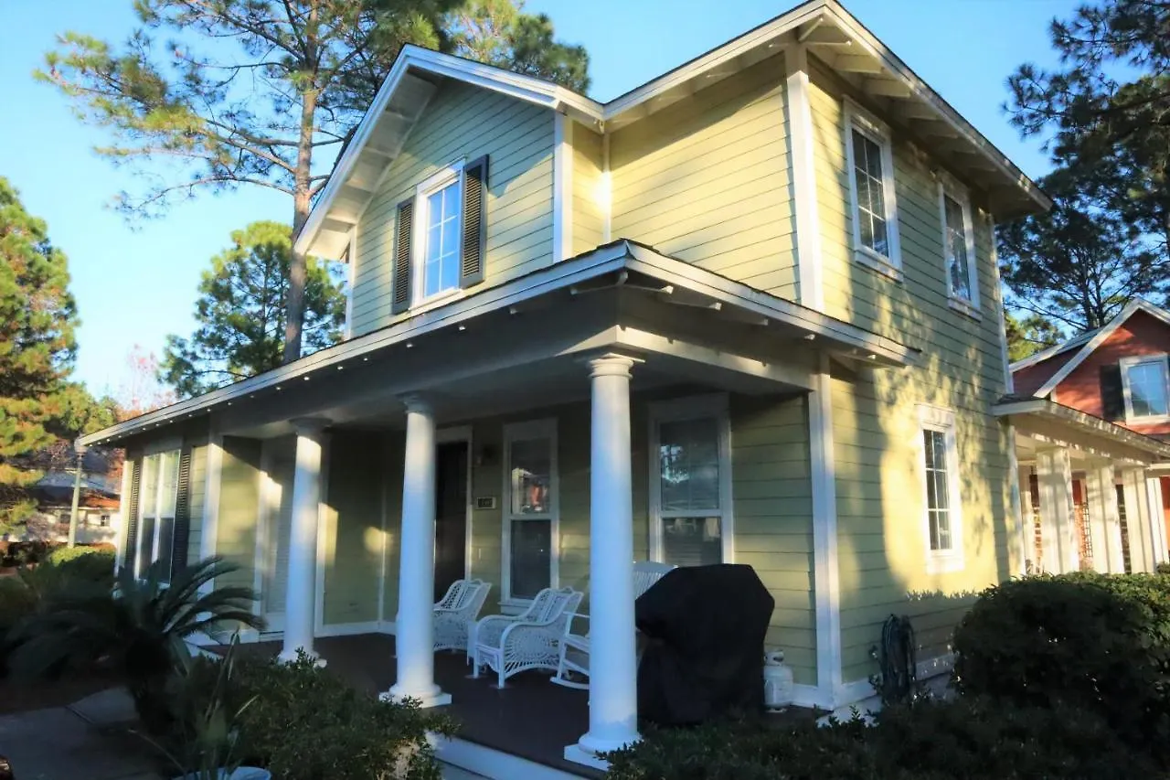1352 Laurel Grove
