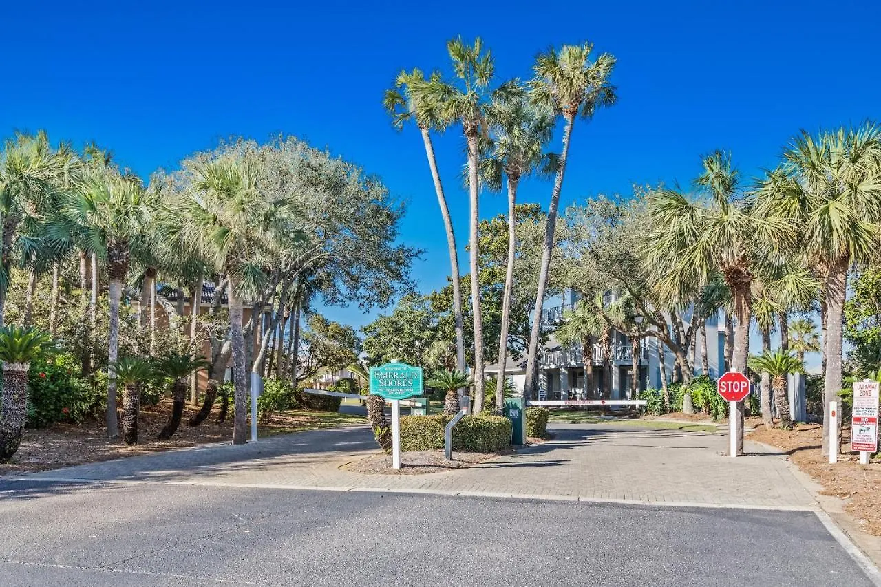Holiday home Emerald Shores *