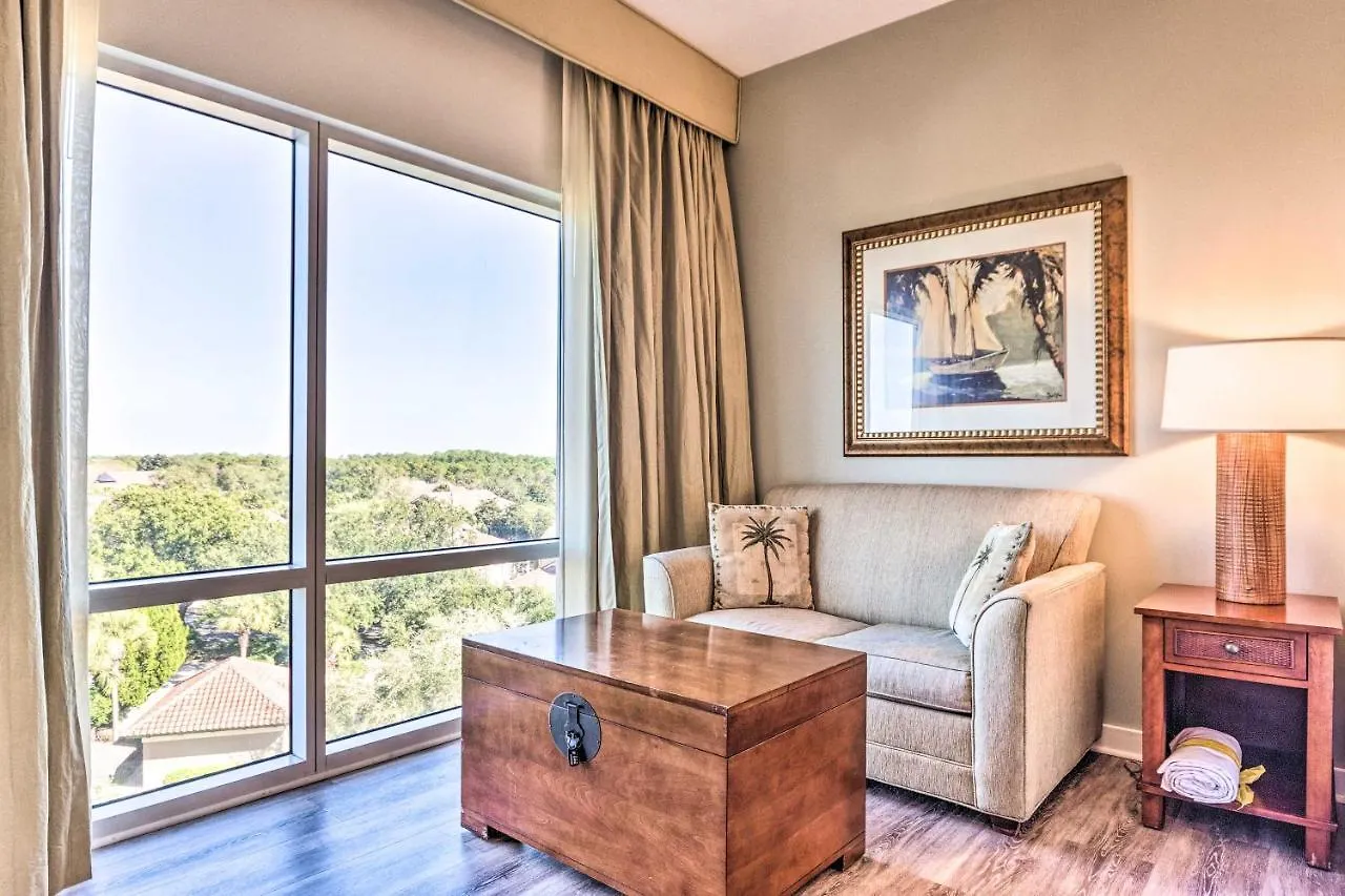 With Pool Access - Walk To Miramar Beach! Apartment