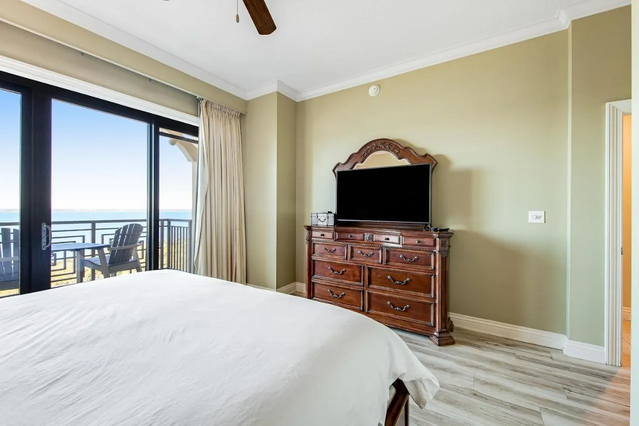 Apartment Emerald Grande Iii *