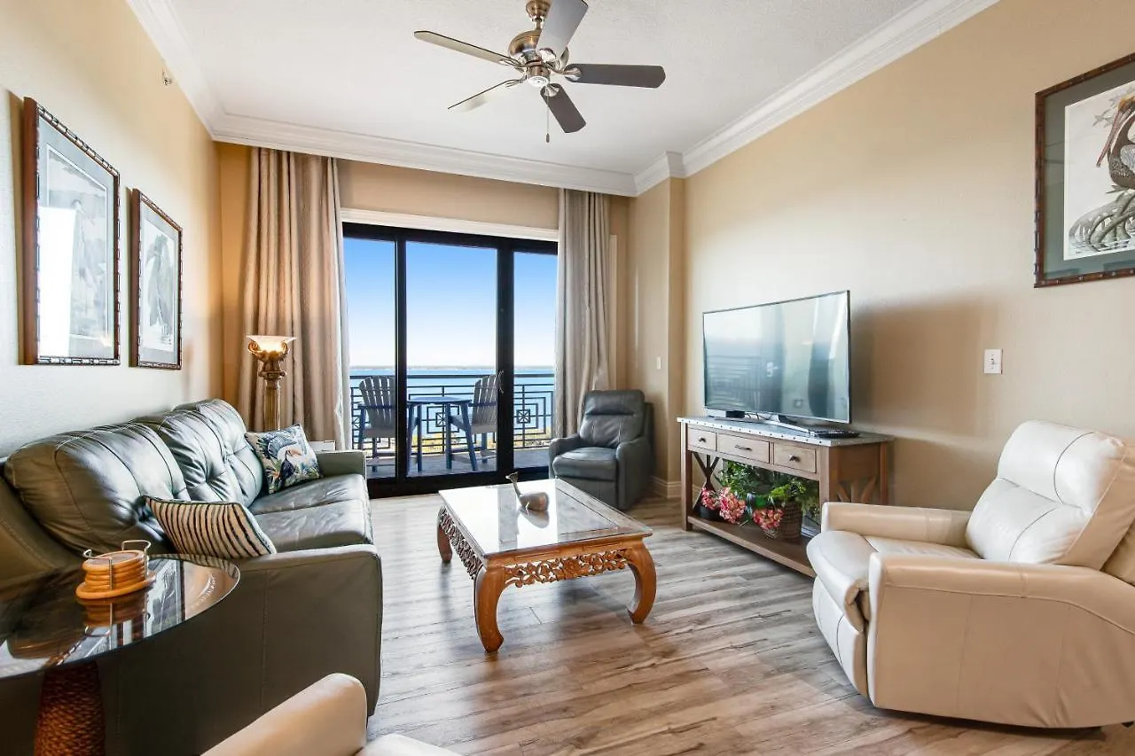 Apartment Emerald Grande Iii