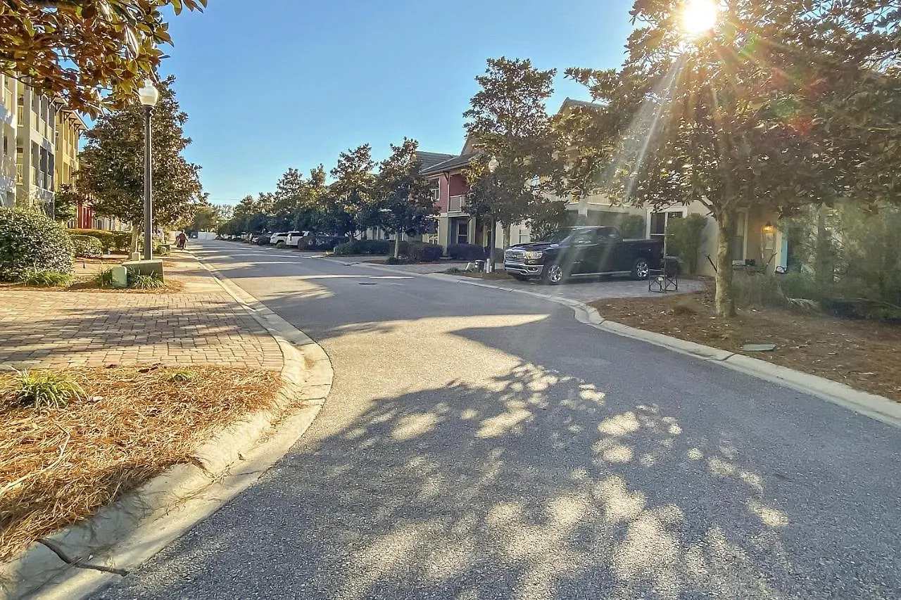 Villages Of Crystal Beach: Osprey Landing Destin