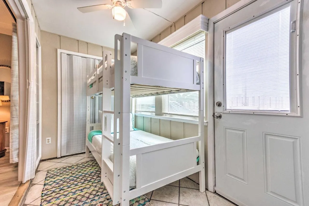 Sunny With Pool And Access! Apartment Destin