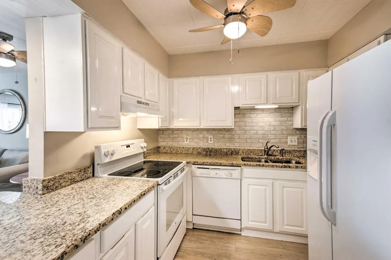Sunny With Pool And Access! Apartment Destin