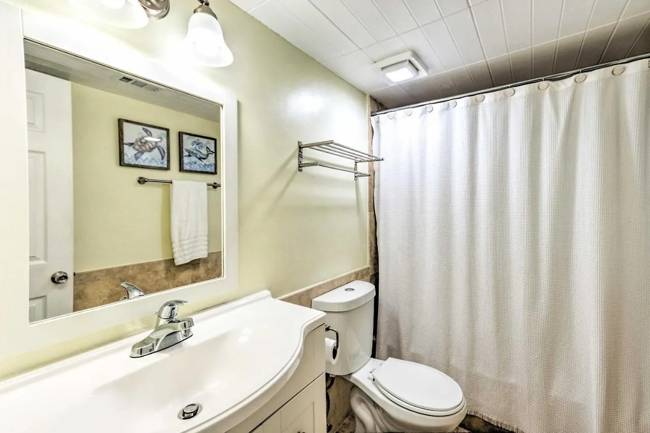 Sunny With Pool And Access! *