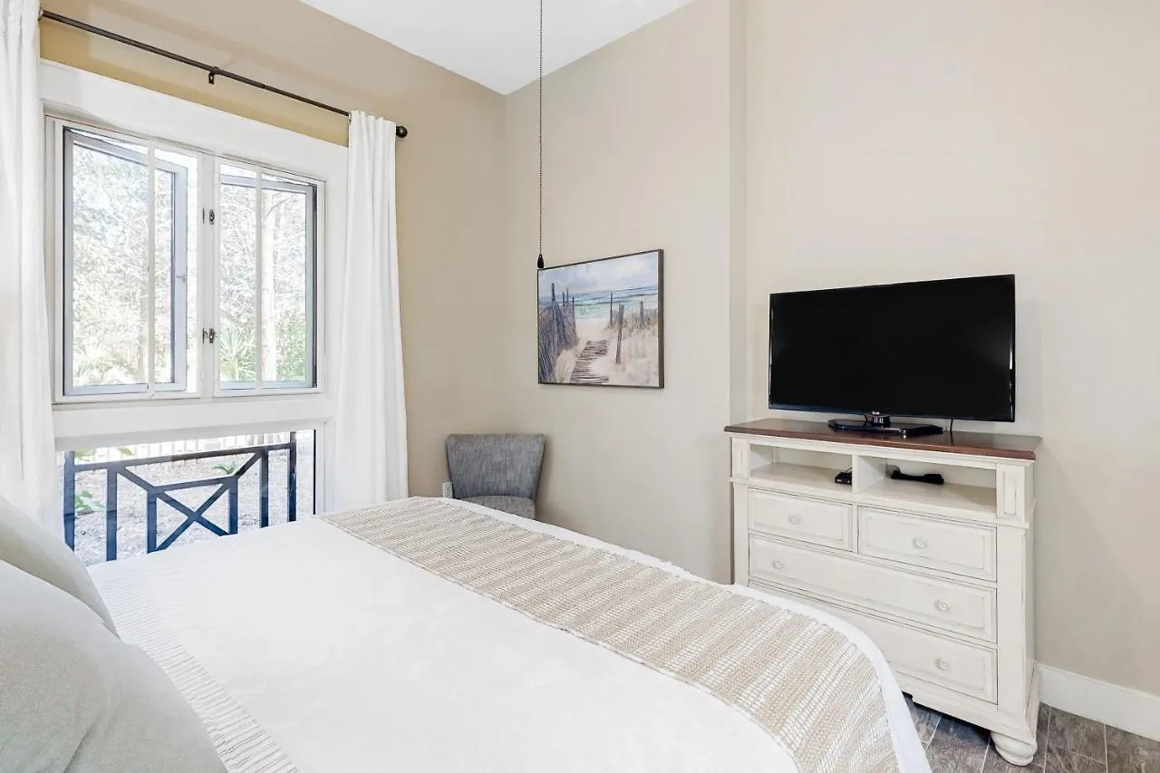 Baytowne Wharf Pilot House 117 Hotel *
