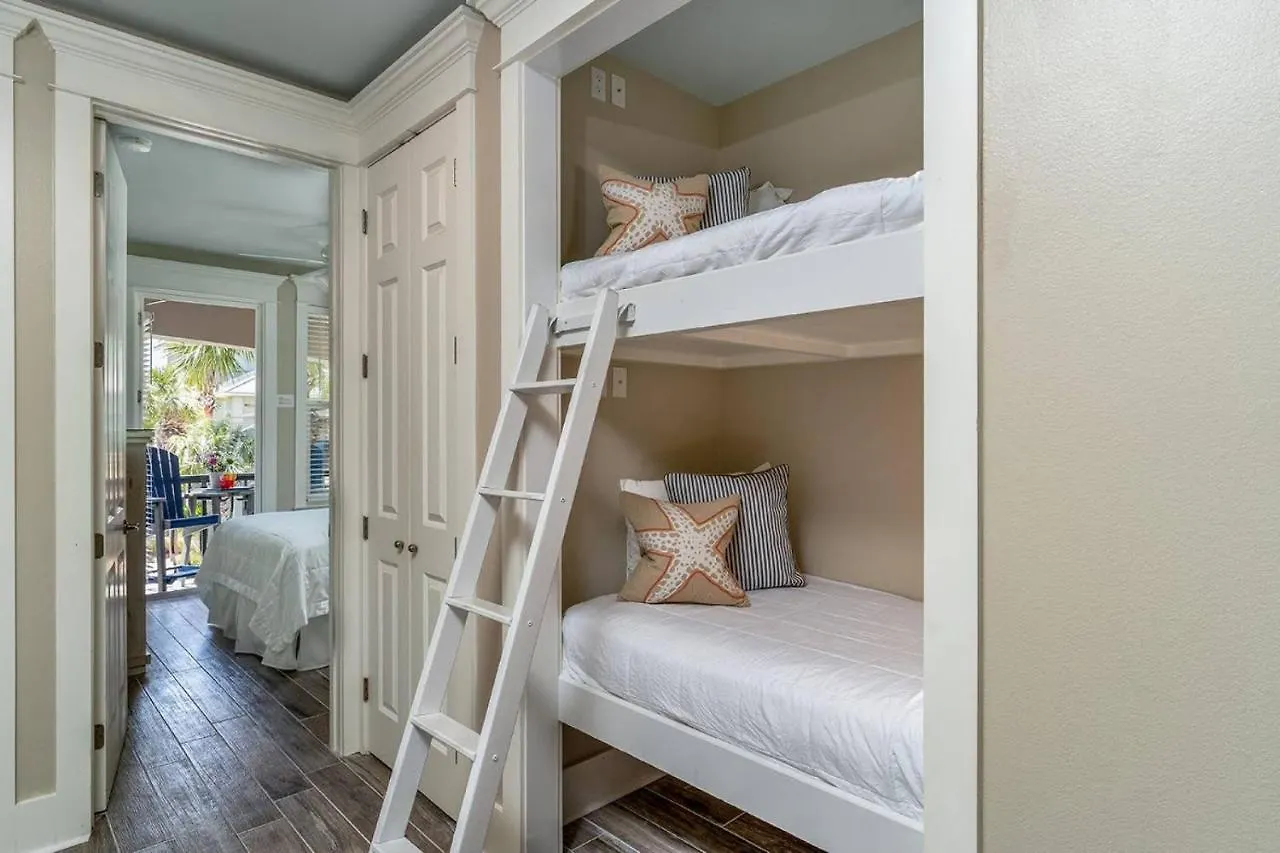 Miramar 108 - Seaside Getaway Holiday home