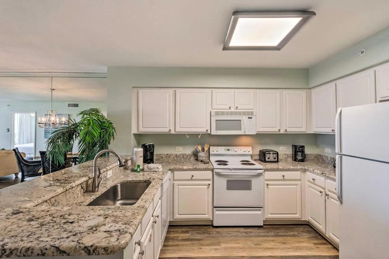 High-rise With Balcony And Pool View * Destin