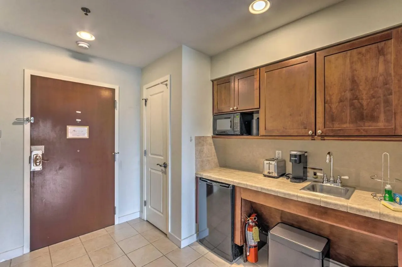 Coastal Patio And Free Amenities! * Destin