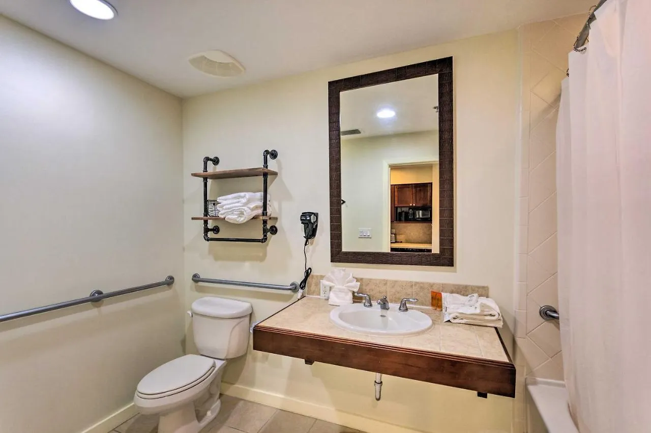 Coastal Patio And Free Amenities! Apartment Destin