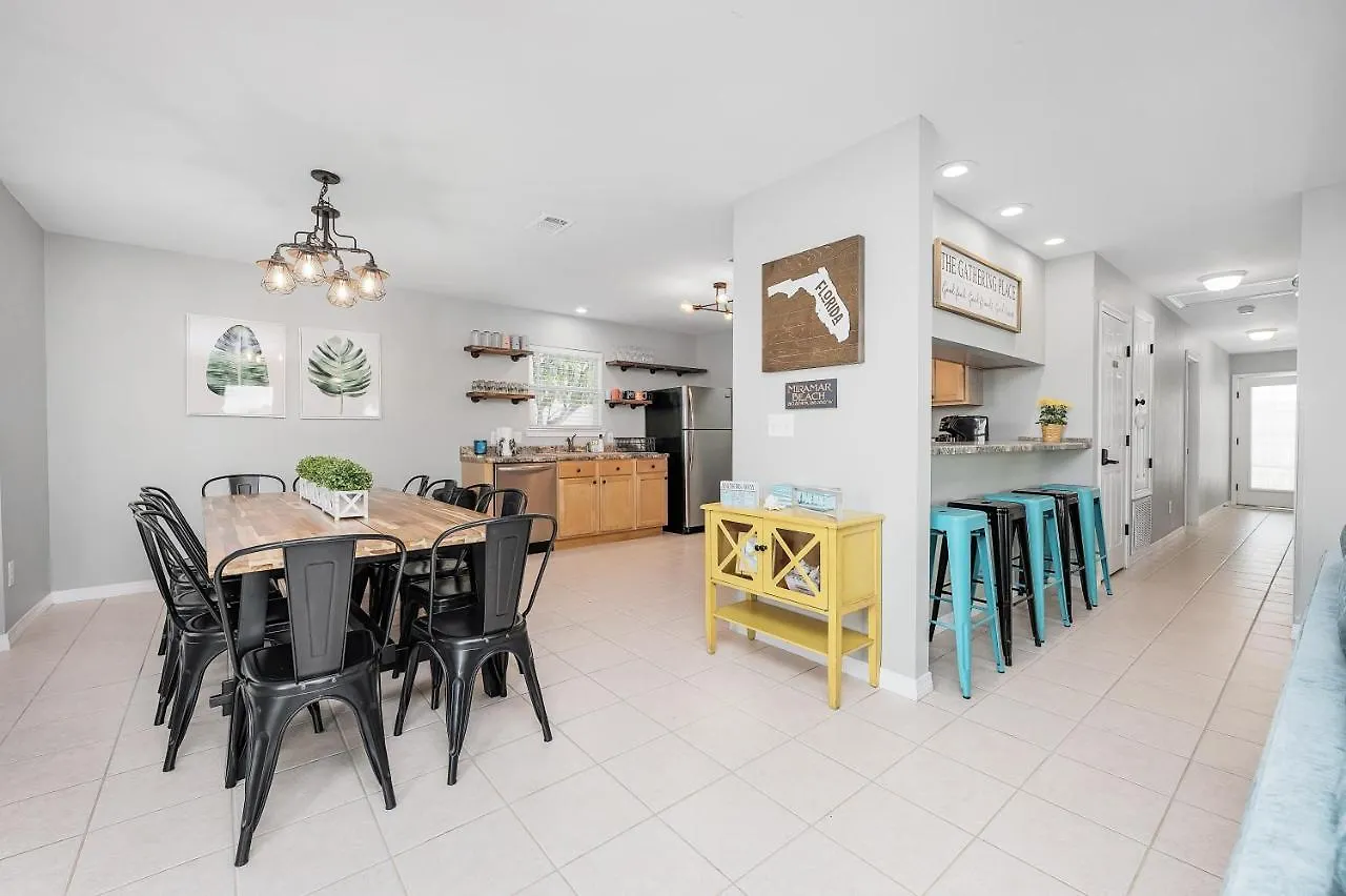 Private Access, Fenced Yard & Pet Friendly, Pool, Life House *