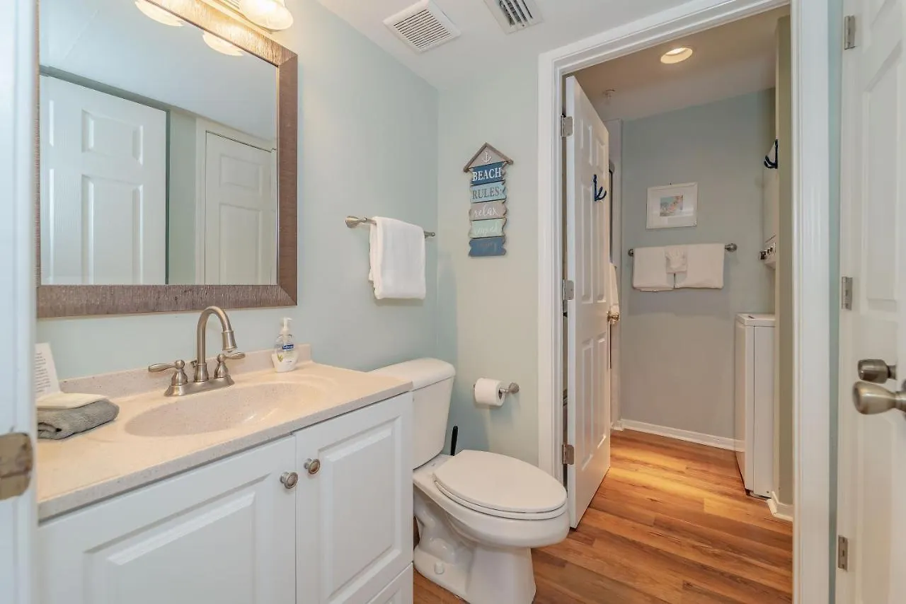 Salty Dolphin - Gulf Front Oasis Apartment Destin