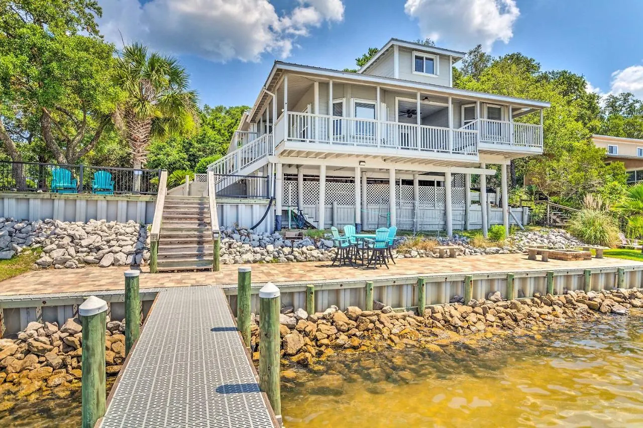 Bayfront Niceville Getaway With Private Dock! Destin