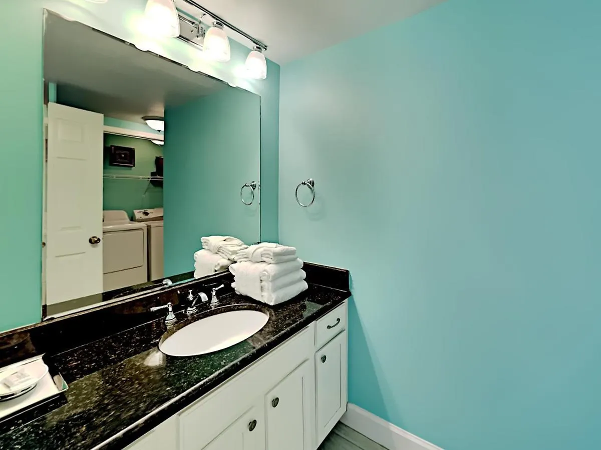 Apartment Jade East Towers #610