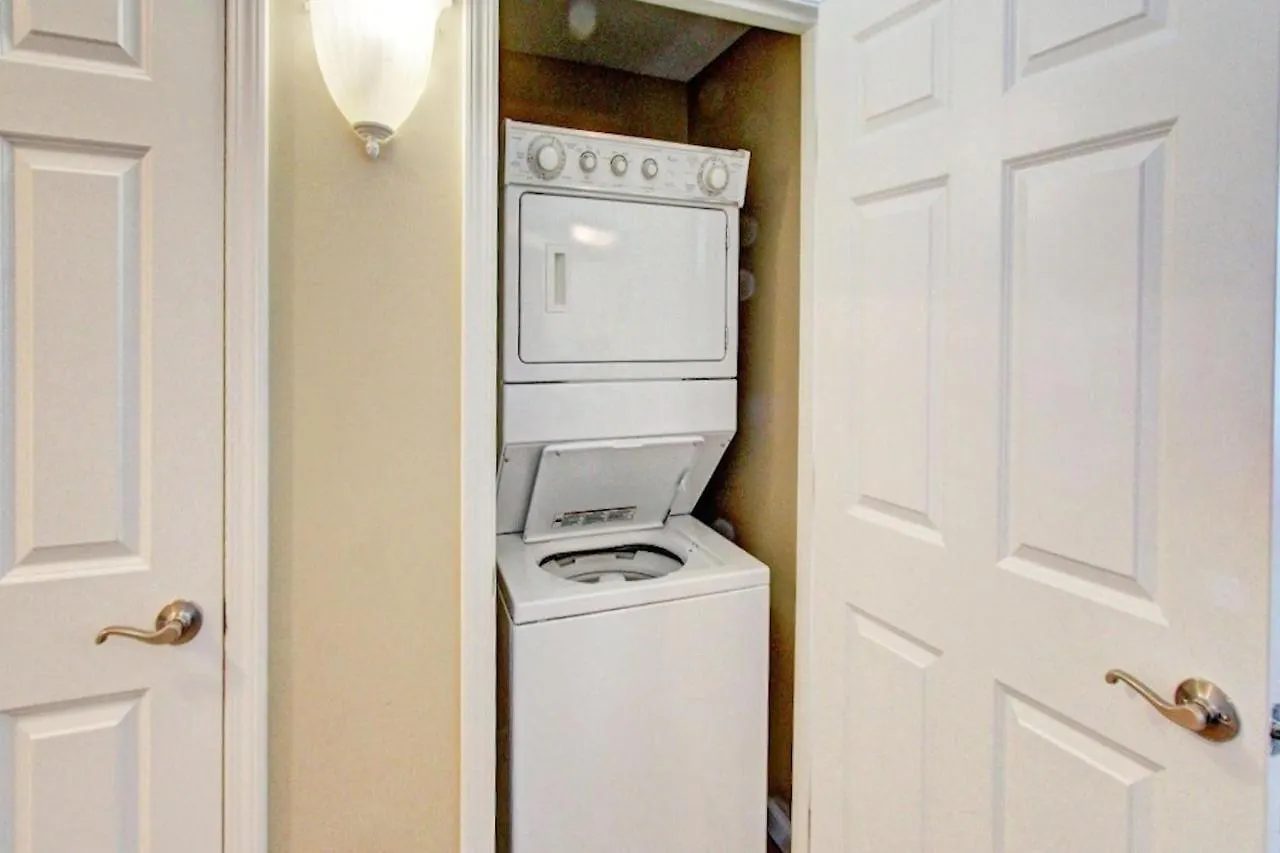 Palms #11015 Full 2 Bedroom Apartment