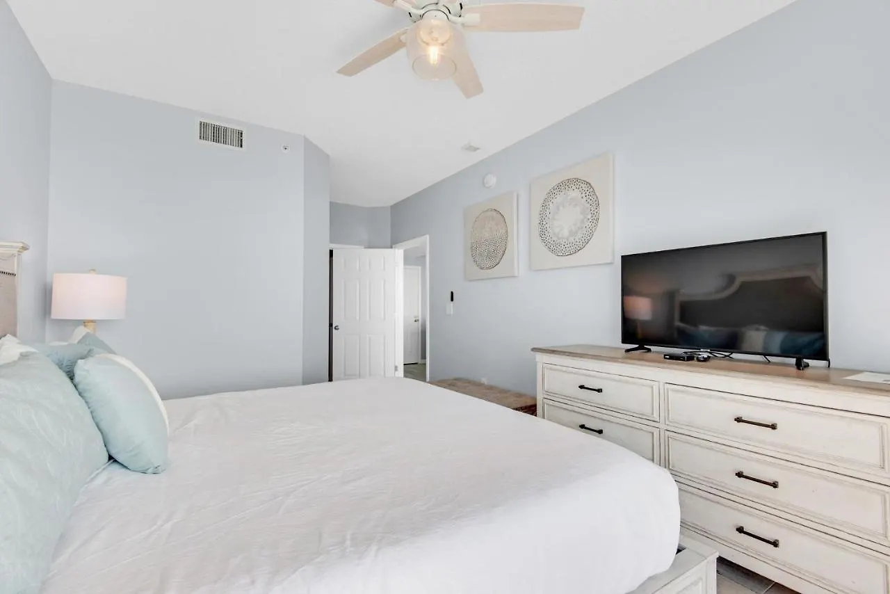 Apartment Majestic Sun 813b *