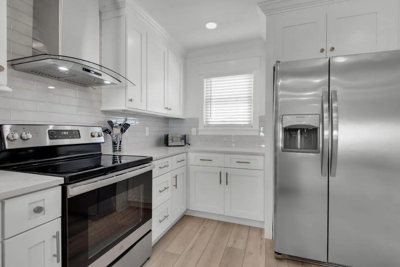 Apartment Dollar Townhome #16- Sukoon *