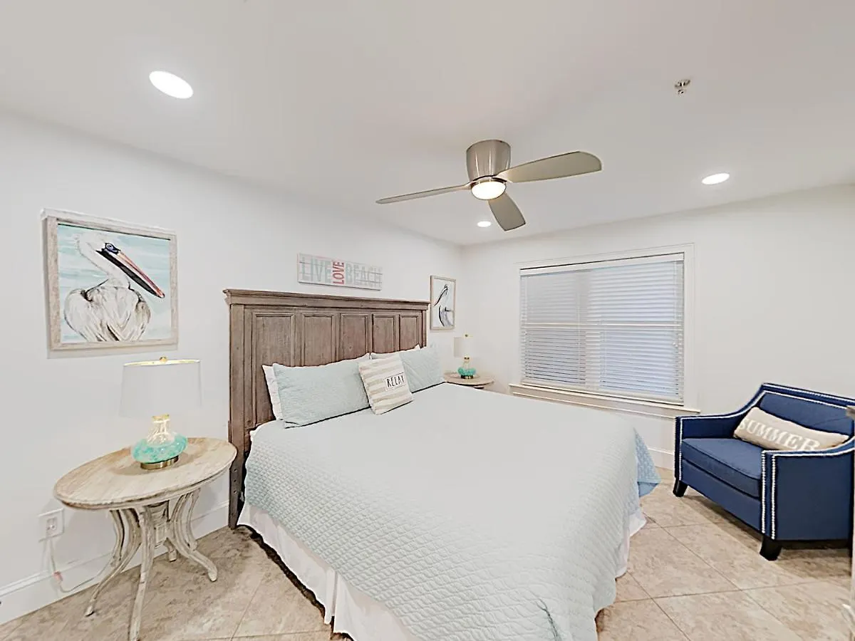 Crystal Dunes #105 Apartment *