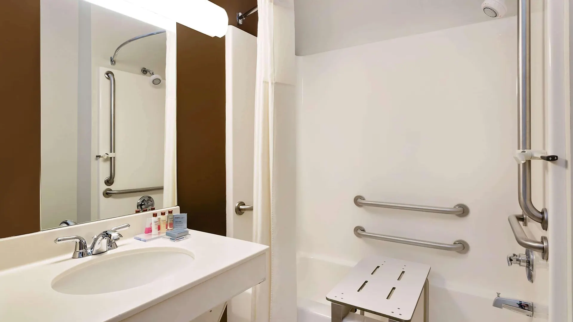 Wingate By Wyndham 3*