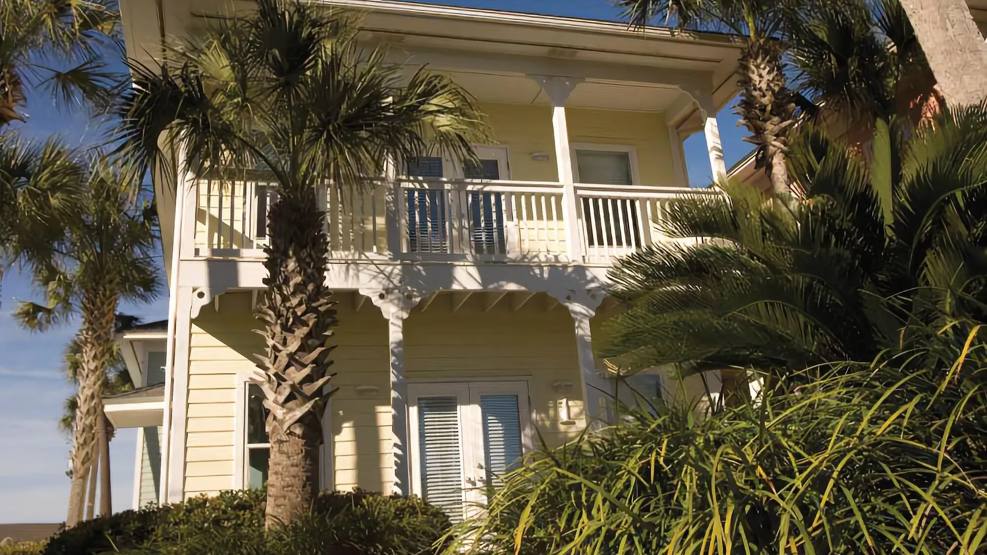 Club Wyndham Street 3*