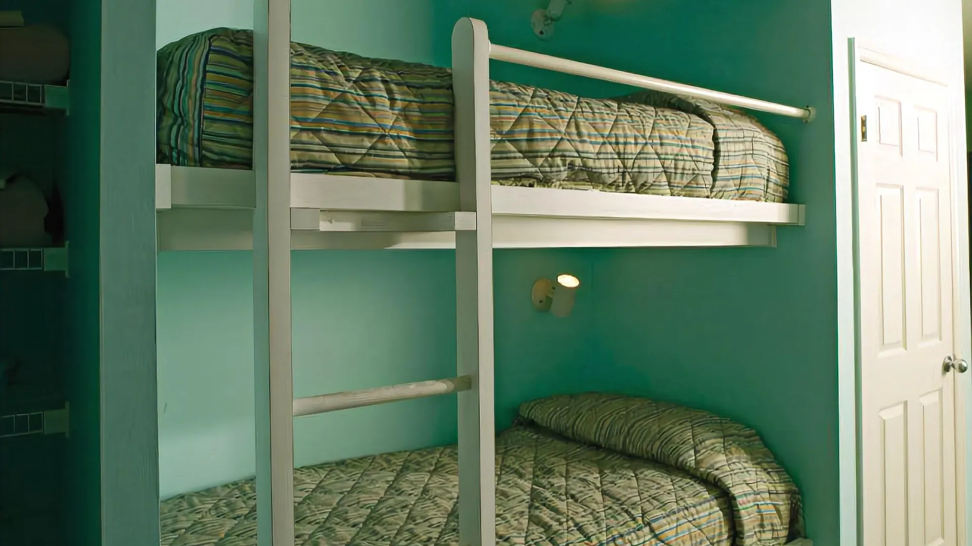 Club Wyndham Street Aparthotel 3*
