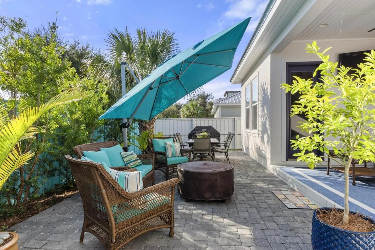 Holiday home Whispering Palms - Of Frangista