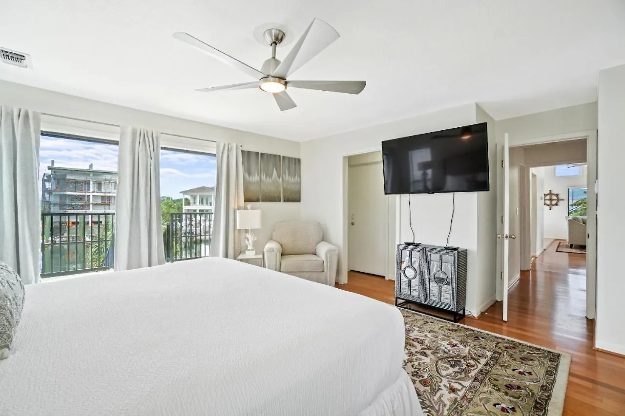 House - Happy Harbor House By Panhandle Getaways Holiday home Destin