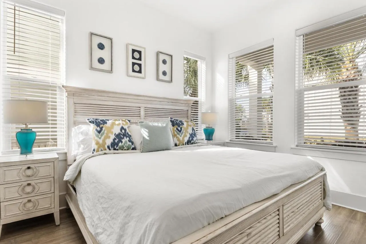 Whispering Palms - Of Frangista Holiday home