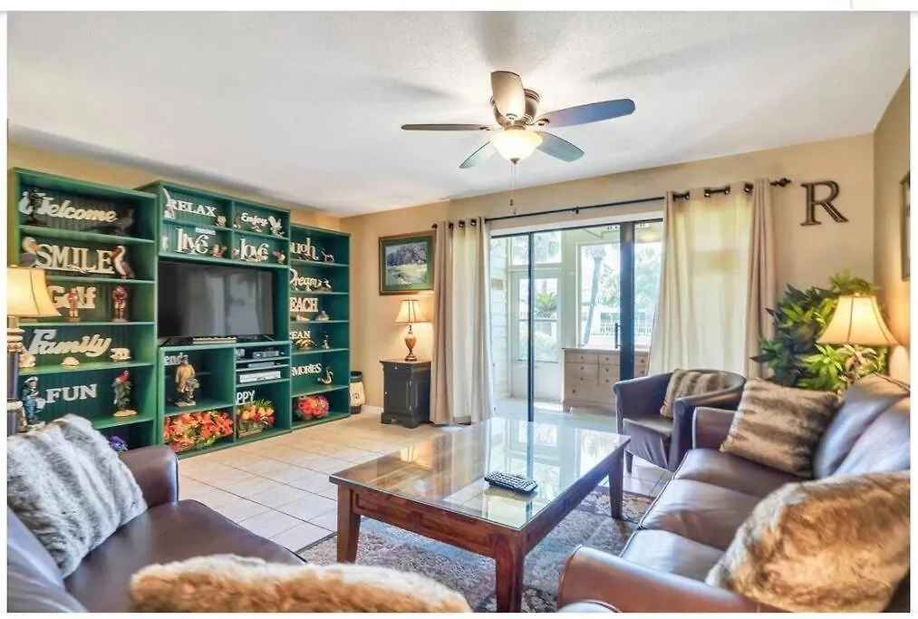 New Listing!!! 4 Min Walk To The Beach!