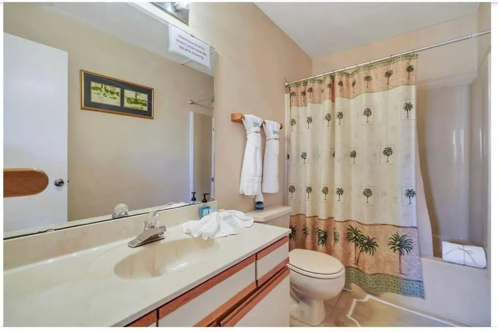 Holiday home New Listing!!! 4 Min Walk To The Beach! Destin