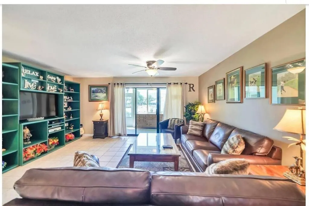 New Listing!!! 4 Min Walk To The Beach! Holiday home