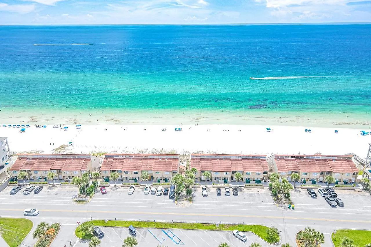 Captain's Quarters At Reef Townhomes *