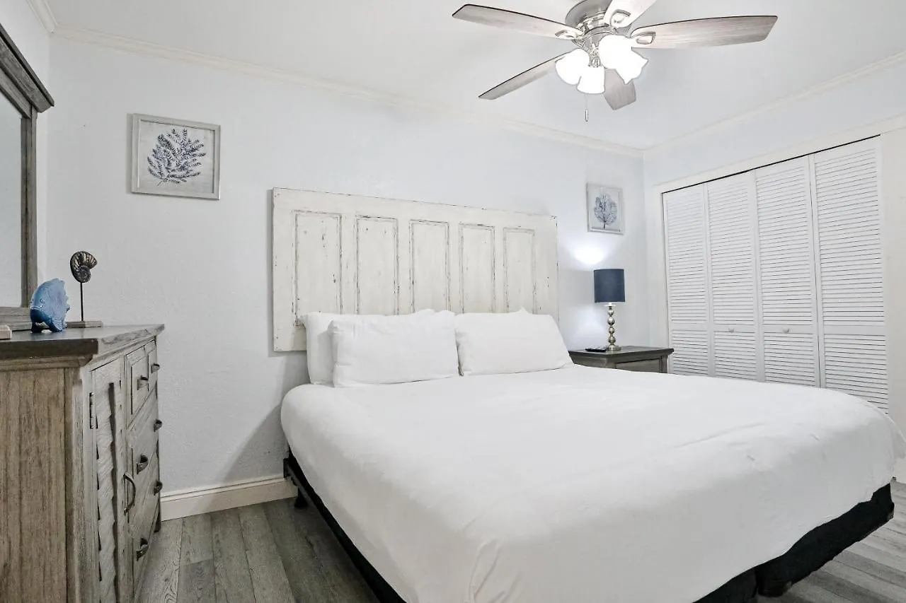 Captain's Quarters At Reef Townhomes Holiday home Destin